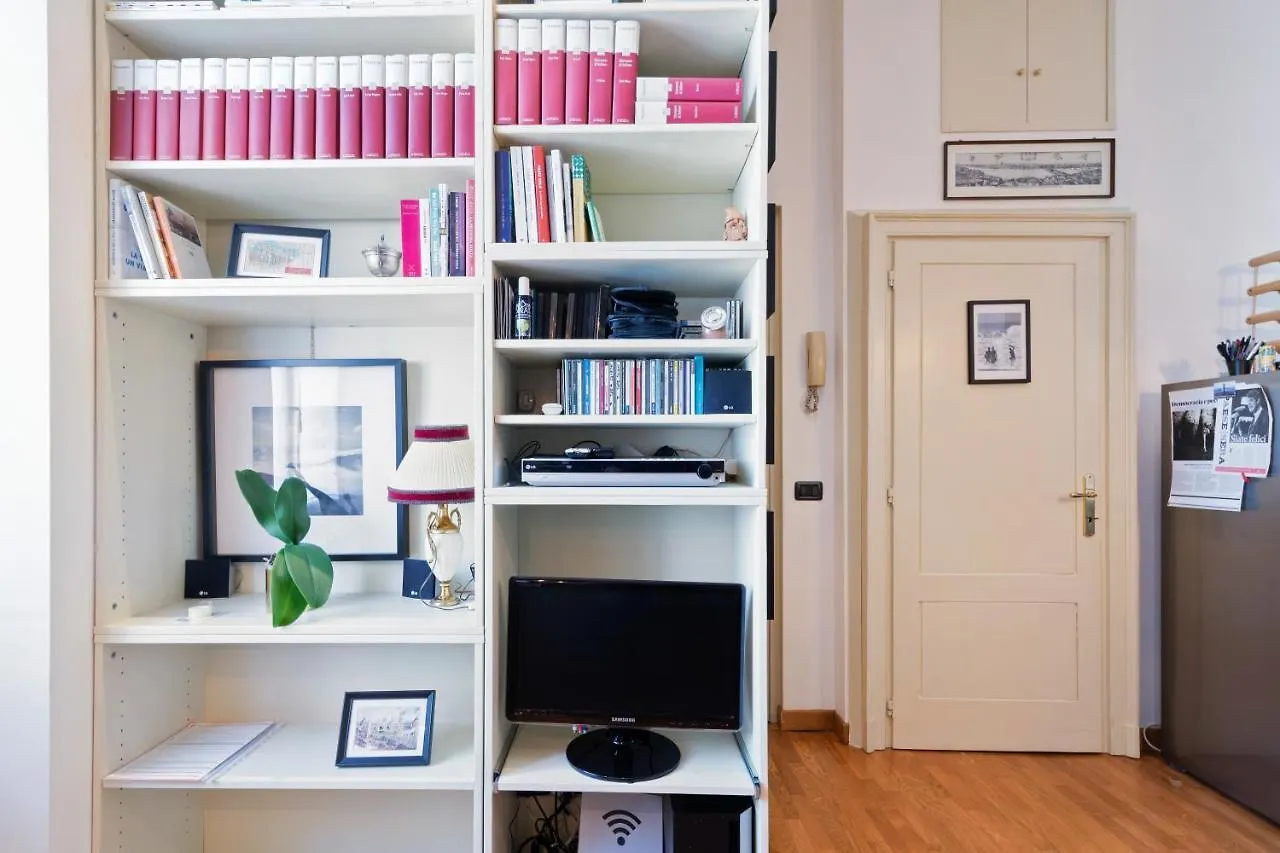 Joivy Warm Flat For 2 In Isola, 10 Min To Centre Apartment Milan