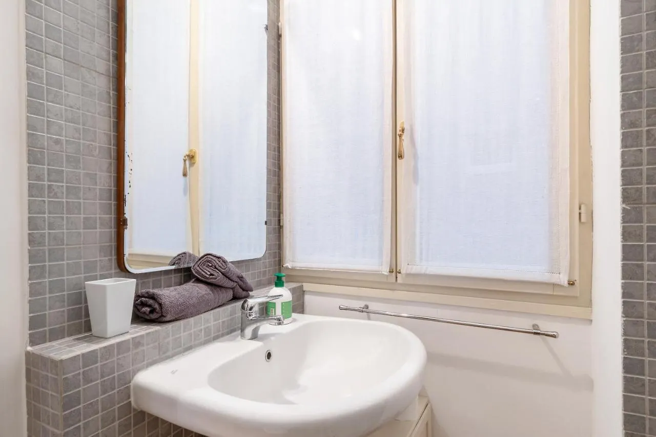 Joivy Warm Flat For 2 In Isola, 10 Min To Centre Apartment Milan Italy