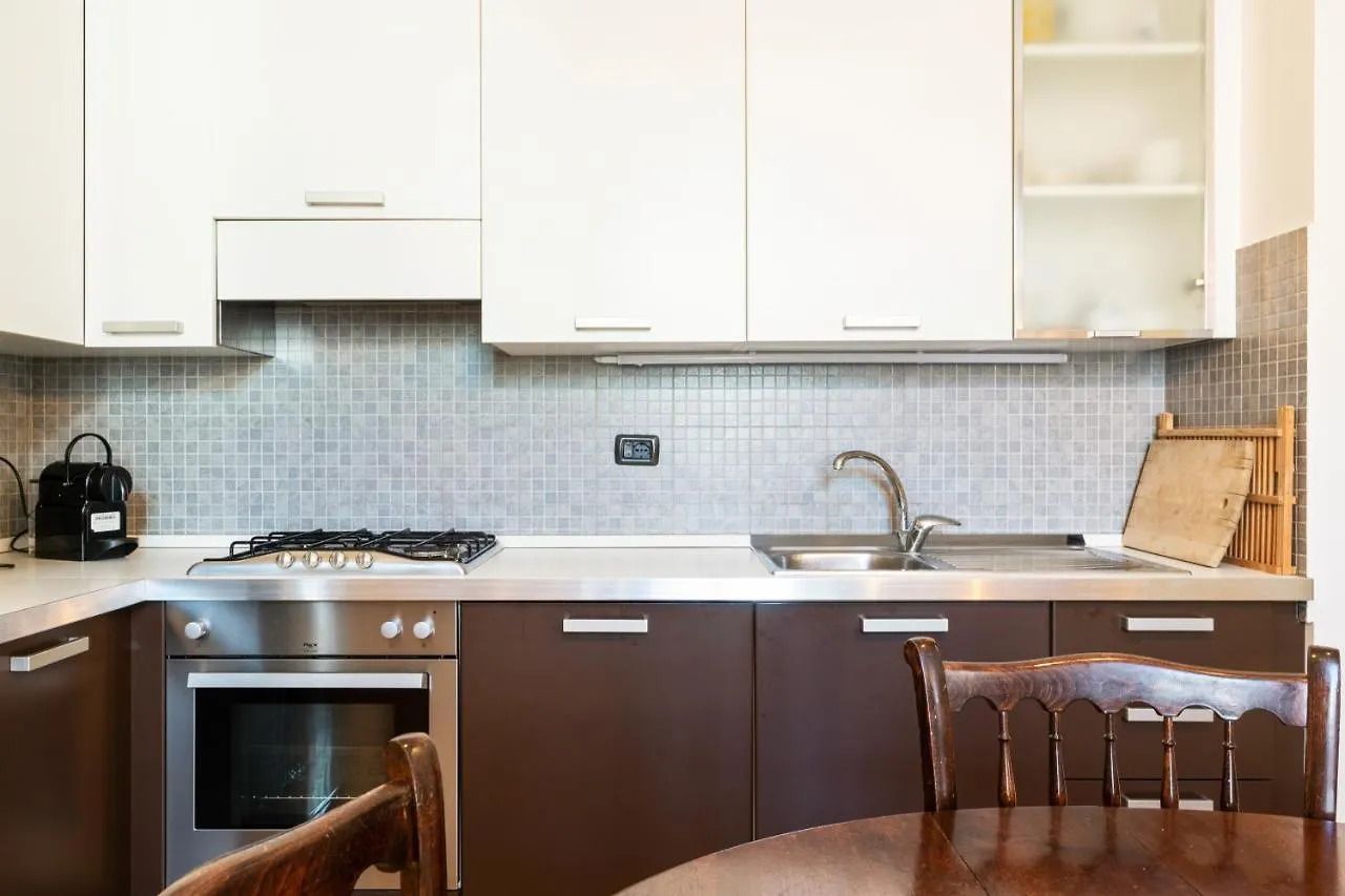 Joivy Warm Flat For 2 In Isola, 10 Min To Centre Apartment Milan